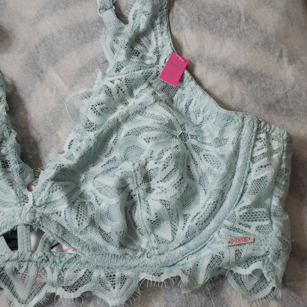 BUY 1 GET 1 FREE PINK VICTORIA SECRET BRA - Picture 3 of 6